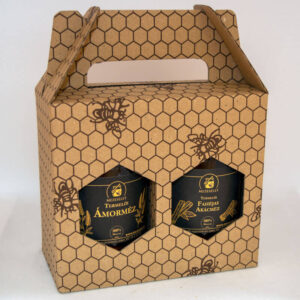 MézesKettes díszdoboz – két üveg termelői méz méhsejt mintás karton díszdobozban