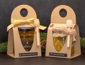 Mézes ajándék csomagok elegáns és természetes hatású díszítéssel