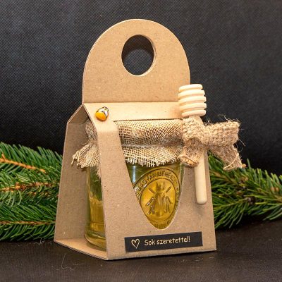 Karácsonyi céges ajándék méz díszdobozban, mézcsorgatóval zsákvászon díszítéssel